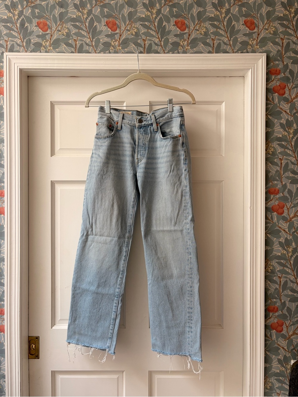 Levi’s Premium 501 ’90s Jeans W24 Raw Hem Light Wash Straight Leg 28” Inseam